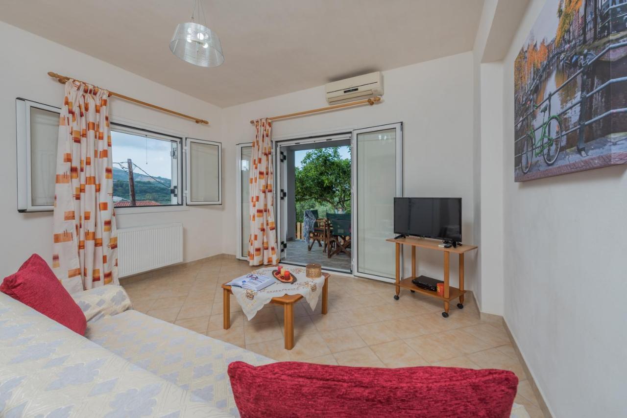 Domus Lukas Apartments Маратьяс Экстерьер фото