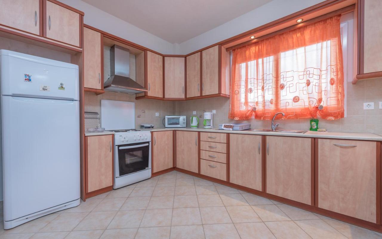 Domus Lukas Apartments Маратьяс Экстерьер фото