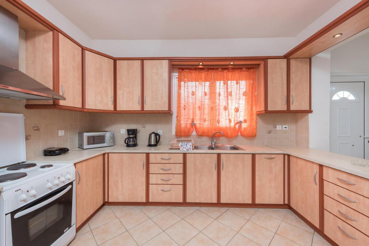 Domus Lukas Apartments Маратьяс Экстерьер фото
